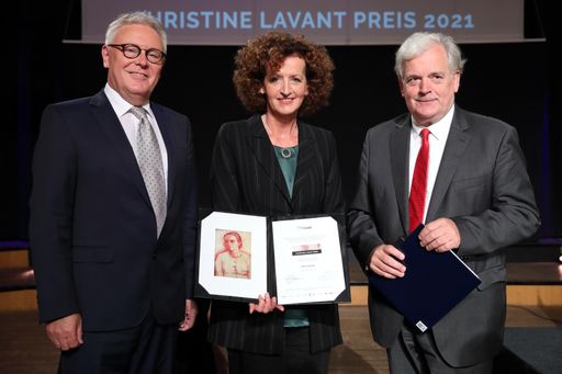 Vorschau Bild von Maja Haderlap, Klemens Renoldnder (rechts) und Hans
Gasser (links).