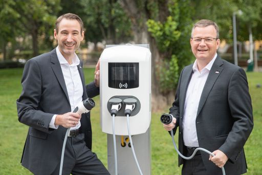  Markus Litzlbauer (li.) und Michael Viktor Fischer
(re.) bilden gemeinsam das neue Führungsduo von ENIO