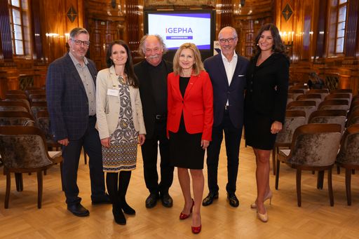  Bild zu OTS - Gemeinsames Foto der Vortragenden bei der
Generalversammlung der IGEPHA