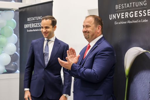 Vorschau Bild von Georg Haas, Geschäftsführer UNVERGESSEN Bestattung
Alexander Nikolai, Bezirksvorsteher 1020 Wien