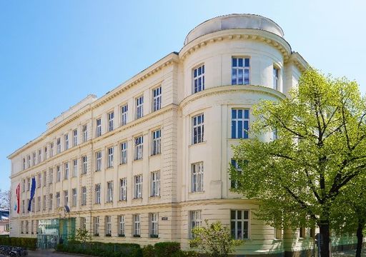 Vorschau Bild von Schulgebäude der Danube International School Vienna