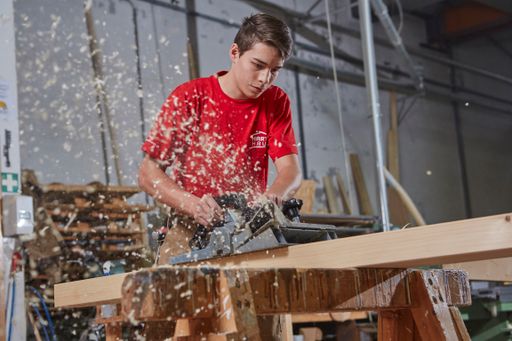 Vorschau Bild von Biomasse Holz so langfristig wie möglich zu nutzen, muss das Ziel
sein und einer der langfristigen Formen ist es, damit Häuser zu
bauen.