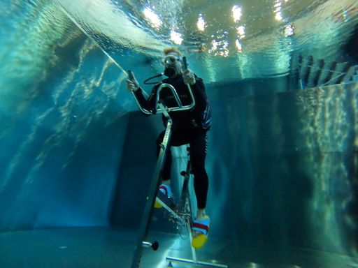 Vorschau Bild von Unterwassercycling, Taucher, Weltrekord, SharkBike Räder