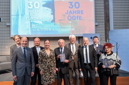 https://www.apa-fotoservice.at/galerie/26791 Buchpräsentation und
Podiumsdiskussion, 30 Ideen für Europa - 30 Jahre Österreichische
Gesellschaft für Europapolitik.