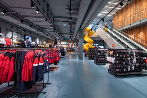 Vorschau Bild von Um 3 Mio. Euro modernisiert: Gigasport Innsbruck
eröffnet neu - Innenansicht