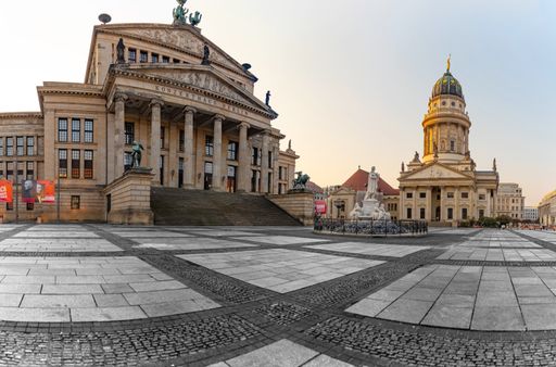 Berlin in Quarantäne / WELT AUF ABSTAND - REISE DURCH EIN
BESONDERES JAHR mit dem Bayerischen Fernsehpreis 2021 ausgezeichnet
/ Weiterer Text über ots und www.presseportal.de/nr/9021 / Die
Verwendung dieses Bildes ist für redaktionelle Zwecke unter
Beachtung ggf. genannter Nutzungsbedingungen honorarfrei.
Veröffentlichung bitte mit Bildrechte-Hinweis.
