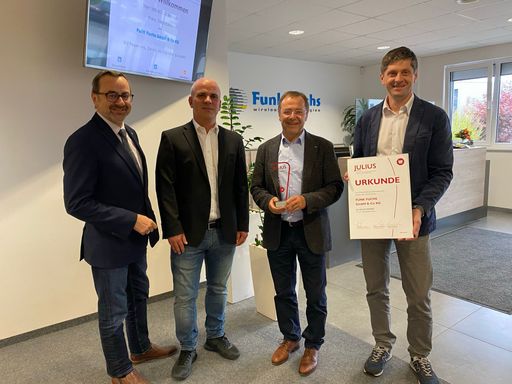  Übergabe des Julius Awards am Firmenstandort
Sattledt