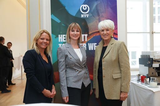  v.l. Nora Lawender, CEO von NTT Ltd. in Österreich,
Nadja Huber, Vice President Finance und Human Ressources bei NTT in
Österreich und die ehemalige Bundesministerin Maria Rauch-Kallat