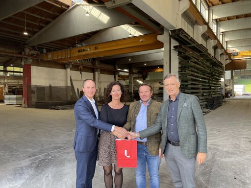  vlnr: Helmut Radauer / CFO Leube Gruppe, Regina und Leonhard
Wörndl Aichriedler / Betonteile Wörndl, Heimo Berger / GF Leube
Gruppe.