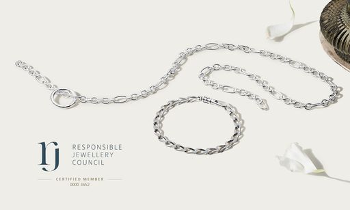 THOMAS SABO hat den Status eines zertifizierten Mitglieds des
Responsible Jewellery Council (RJC) erhalten. Dies ist Teil des
unternehmerischen Engagements der Schmuckmarke für die Umsetzung und
Förderung verantwortungsvoller Geschäftspraktiken in der Schmuck-
und Uhrenindustrie. / Weiterer Text über ots und
www.presseportal.de/nr/78321 / Die Verwendung dieses Bildes ist für
redaktionelle Zwecke unter Beachtung ggf. genannter
Nutzungsbedingungen honorarfrei. Veröffentlichung bitte mit
Bildrechte-Hinweis.
