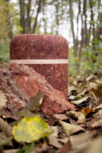 Vorschau Bild von Urne aus heimischer Lärchenrinde