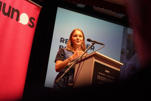 Anna Stürgkh wurde am 24. JUNOS Bundeskongress als
Bundesvorsitzende der JUNOS - Junge Liberale NEOS wiedergewählt.