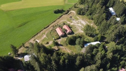 Grüne Oase: Der Offroad-Park im Pustertal ist eingebettet in die
Natur der Alpen. / Weiterer Text über ots und
www.presseportal.de/nr/156189 / Die Verwendung dieses Bildes ist für
redaktionelle Zwecke unter Beachtung ggf. genannter
Nutzungsbedingungen honorarfrei. Veröffentlichung bitte mit
Bildrechte-Hinweis.