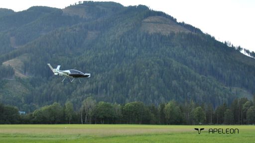  APELEONs Technologie-Demonstrator im Flug