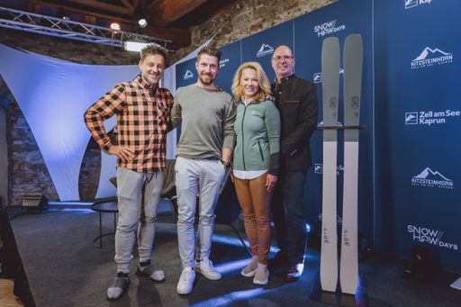 Christoph Bründl (Obmann TVB Kaprun), Mag. Renate
Ecker (Tourismusdirektorin Zell am See-Kaprun) und Ing. Norbert
Karlsböck (Vorstand der Gletscherbahnen Kaprun AG) freuen sich über
den ausverkauften, exklusiven Talk mit Marcel Hirscher (zweiter von
links) auf der Burg Kaprun