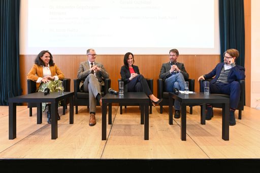 Vorschau Bild von Podiumsdiskussion „Zurück in die Zukunft! Was wird
vom Corona-Digitalisierungsschwung im Gesundheitswesen bleiben?“