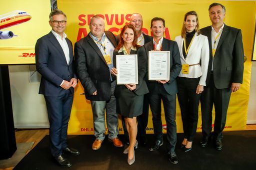 Vorschau Bild von Überreichung der AOC und OL Lizenz durch Dr. Magnus
Brunner, BMK und Dr. Valerie Hackl, Austro Control