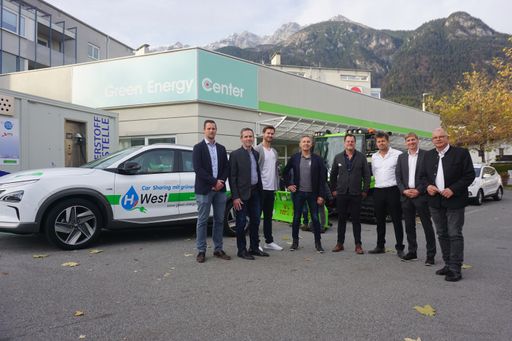 Vorschau Bild von HySnowGroomer Konsortium bei der Präsentation der
Richtungsentscheidung am Forschungszentrum HyWest im Green Energy
Center Europe in Innsbruck