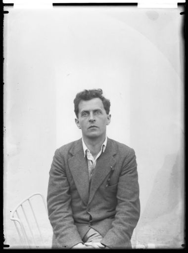 Vorschau Bild von MORIZ NÄHR (1859–1945), Ludwig Wittgenstein.
Porträt zur Verleihung des Trinity College Stipendiums 1929,
1928/29, Silbergelatine-Neuabzug von Silbergelatine-Trockenplatte
(Glasnegativ), 24 × 18 cm, Klimt-Foundation, Wien