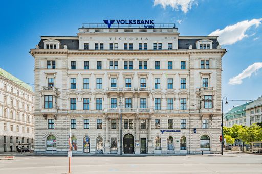 Die ERGO Versicherung verkaufte soeben erfolgreich
ein historisches Büropalais am Wiener Schottenring an die
Tochtergesellschaft einer österreichischen Privatstiftung. Das
weithin sichtbare, dreiseitig freistehende Bauwerk aus 1870
präsentiert sich in exzellentem Zustand und verfügt über eine
erweiterbare Fläche von rund 7.300 m².