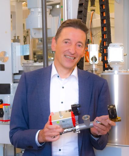 Dr. Markus Kamp ist neuer CEO der HÜBERS Verfahrenstechnik
Maschinenbau GmbH, Bocholt / Weiterer Text über ots und
www.presseportal.de/nr/159917 / Die Verwendung dieses Bildes ist für
redaktionelle Zwecke unter Beachtung ggf. genannter
Nutzungsbedingungen honorarfrei. Veröffentlichung bitte mit
Bildrechte-Hinweis.