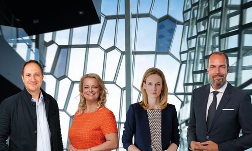 Das neu gewählte Präsidium von JA Austria: Herwig
Draxler, Christiane Holzinger, stv. Vorsitzende Carmen Goby,
Vorsitzender Jürgen Roth
