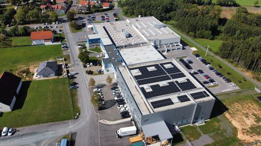  Photovoltaikanlage auf dem Dach des
Logistikzentrums der BECOM
