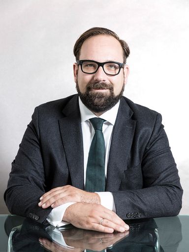 Portrait Mag. Peter Sverak, Kommunikationschef der neuen
Volkspartei Wien