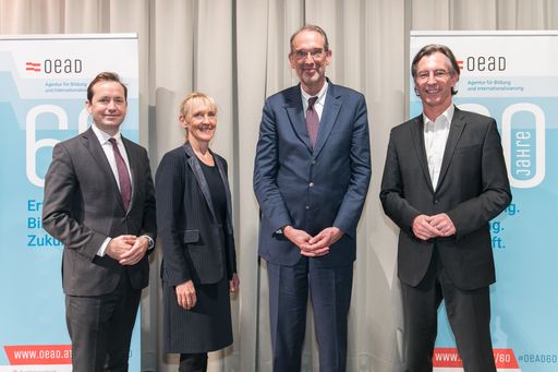 https://www.apa-fotoservice.at/galerie/26915 Im Bild v.l.n.r.:
Jakob Calice (Geschäftsführer OeAD), Barbara Weitgruber (Vorsitzende
Strategiebeirat OeAD, BMBWF), Bundesminister Heinz Faßmann (BMBWF),
Elmar Pichl (Vorsitzender Aufsichtsrat OeAD, BMBWF)