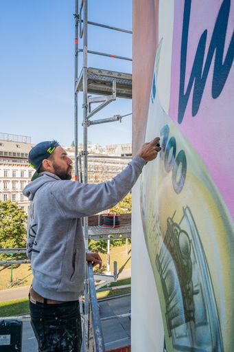 Vorschau Bild von Performancekünstler Markus "MAX" Wesenauer