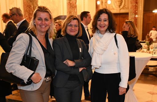 Vorschau Bild von v.l.: Gabi Pröll, Marlies Wollmann, Caroline Kunz