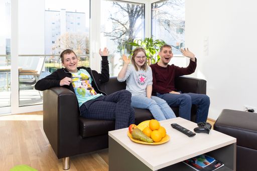  v.l.n.r.: André, Sarah und Christopher genießen ihr
neues Leben.