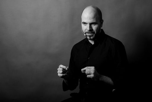 Vorschau Bild von Jürgen Eisserer bei einem Vortrag