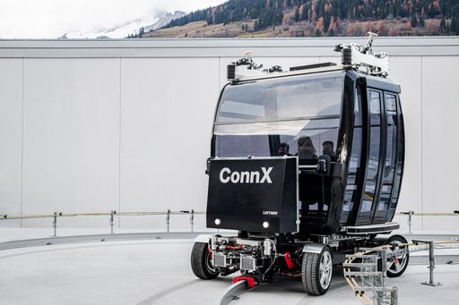 ConnX von LEITNER verbindet Seilbahnen mit
autonomem fahrerlosen Transport