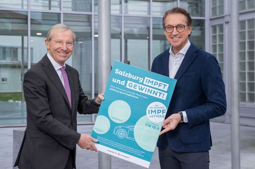Salzburg AG startet Impflotterie für Salzburgs
Bevölkerung Foto: Salzburg AG/Leopold 02.12.2021 im Bild:
Landeshauptmann Wilfried Haslauer und Salzburg AG Generaldirektor
Leonhard Schitter
