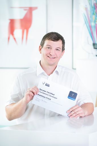  Antiloop Goetzis, Team Der E-Commerce-Hersteller
Spryker hat Antiloop Co-Geschäftsführer Matthias Frick als Certified
Spryker Foundations Developer ausgezeichnet.