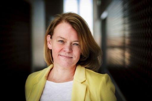 Silke Brüggemeier, stellvertretende Chefredakteurin und Chefin
Visuelles bei der dpa, übernimmt ab 1. Januar 2022 zusätzlich zu
ihren aktuellen Aufgaben die Geschäftsführung der
Tochtergesellschaft Rufa. / Weiterer Text über ots und
www.presseportal.de/nr/8218 / Die Verwendung dieses Bildes ist für
redaktionelle Zwecke unter Beachtung ggf. genannter
Nutzungsbedingungen honorarfrei. Veröffentlichung bitte mit
Bildrechte-Hinweis.