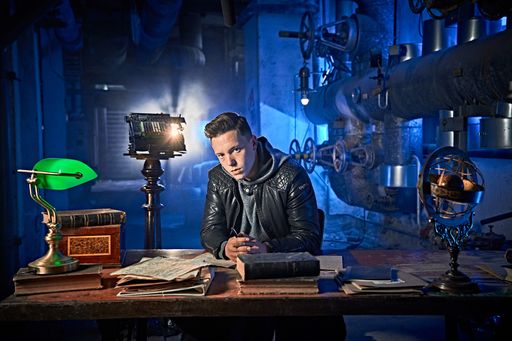 Der Schauspieler Niklas Marian Müller führt durch die neue
HISTORY-Channel-Reihe "Der Geschichte auf der Spur" (Foto: Gert
Krautbauer für The HISTORY Channel). / Weiterer Text über ots und
www.presseportal.de/nr/55632 / Die Verwendung dieses Bildes ist für
redaktionelle Zwecke unter Beachtung ggf. genannter
Nutzungsbedingungen honorarfrei. Veröffentlichung bitte mit
Bildrechte-Hinweis.