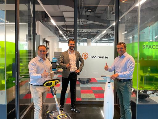  CEO weXelerate Mag. Awi Lifshitz, CEO & Co-Founder
ToolSense Alexander Manafi sowie CEO ISS Österreich KR Erich
Steinreiber (v.l.n.r.)
