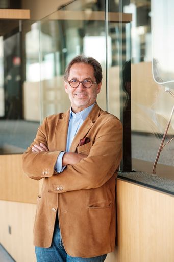 Vorschau Bild von Herbert Hetzel, Gründer und Geschäftsführer von BCE
Beyond Carbon Energy