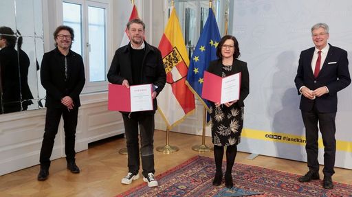 Für die Konzeption und Umsetzung des Projekts
„IMPULSHAUS“, das in Not geratenen Menschen ein Zuhause bietet,
wurden Studierende im Studiengang Architektur der FH Kärnten mit dem
Kärntner Menschenrechtspreis ausgezeichnet. Alexander Hagner nahm
den Preis stellvertretend für die Studierenden entgegen
