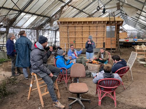 Vorschau Bild von Für die Konzeption und Umsetzung des Projekts
„IMPULSHAUS“, das in Not geratenen Menschen ein Zuhause bietet,
wurden Studierende im Studiengang Architektur der FH Kärnten mit dem
Kärntner Menschenrechtspreis ausgezeichnet.