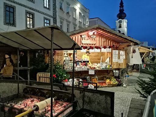  Welser Weihnachtsdorf am Stadtplatz eröffnet