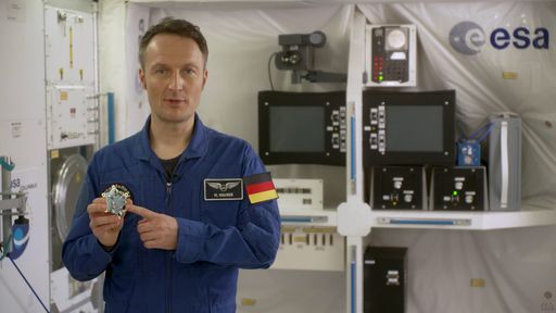 Matthias Maurer mit Calliope mini / Weiterer Text über ots und
www.presseportal.de/nr/147545 / Die Verwendung dieses Bildes ist für
redaktionelle Zwecke unter Beachtung ggf. genannter
Nutzungsbedingungen honorarfrei. Veröffentlichung bitte mit
Bildrechte-Hinweis.