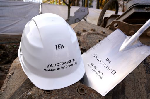 Vorschau Bild von Insgesamt 82 Investorinnen und Investoren
profitieren bei diesem IFA Bauherrenmodell Plus von der
langfristigen Stabilität des geförderten Wohnbaus.