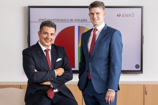 Vorschau Bild von Der Geschäftsführer des ANKÖ, Emir Prcic, MBA
gemeinsam mit dem Geschäftsführer Stellvertreter des ANKÖ, Mag.
Clemens Kuprian