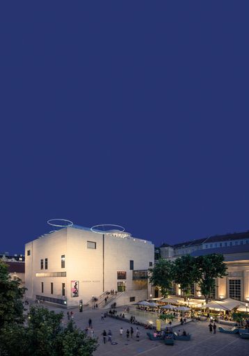  Leopold Museum, Außenansicht, Abendstimmung