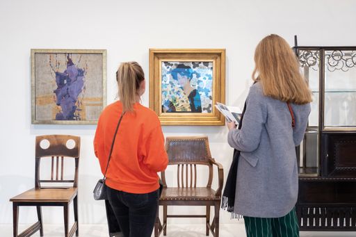 Vorschau Bild von Aussstellungsansicht "Wien 1900. Aufbruch in die
Moderne", Leopold Museum. Zu sehen sind u.a. Werke von Egon Schiele,
Emil Orlik und Joseph Maria Olbrich.