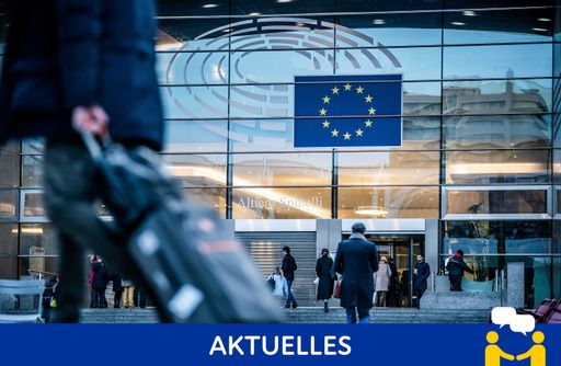 Passanten gehen vor dem Sitz des Europäischen Parlaments in
Brüssel entlang. Unter dieser Rubrik "Aktuelles" finden Sie
fortlaufende Updates des FuturEU-Teams rund um die "Konferenz zur
Zukunft Europas". / Weiterer Text über ots und
www.presseportal.de/nr/159651 / Die Verwendung dieses Bildes ist für
redaktionelle Zwecke unter Beachtung ggf. genannter
Nutzungsbedingungen honorarfrei. Veröffentlichung bitte mit
Bildrechte-Hinweis. / Weiterer Text über ots und
www.presseportal.de/nr/159651 / Die Verwendung dieses Bildes ist für
redaktionelle Zwecke unter Beachtung ggf. genannter
Nutzungsbedingungen honorarfrei. Veröffentlichung bitte mit
Bildrechte-Hinweis.