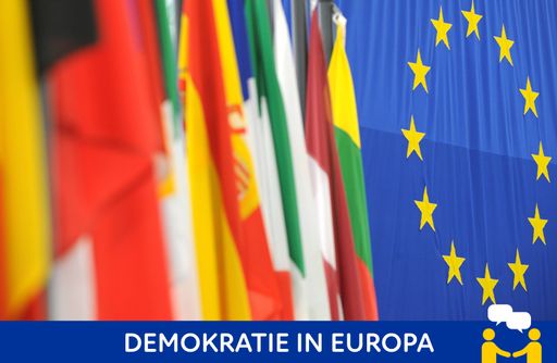 Die Flaggen der europäischen Mitgliedsstaaten im Europaparlament
wehen in Straßburg - rechts außen die europäische Flagge. Unter
dieser Rubrik "Demokratie in Europa" finden Sie Texte, Videos und
Audios des FuturEU-Teams rund um die "Konferenz zur Zukunft
Europas". / Weiterer Text über ots und www.presseportal.de/nr/159651
/ Die Verwendung dieses Bildes ist für redaktionelle Zwecke unter
Beachtung ggf. genannter Nutzungsbedingungen honorarfrei.
Veröffentlichung bitte mit Bildrechte-Hinweis.